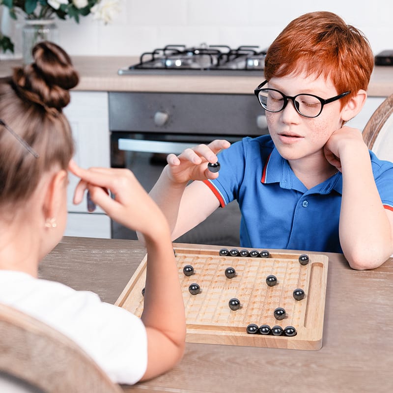 Magnetic induction chess